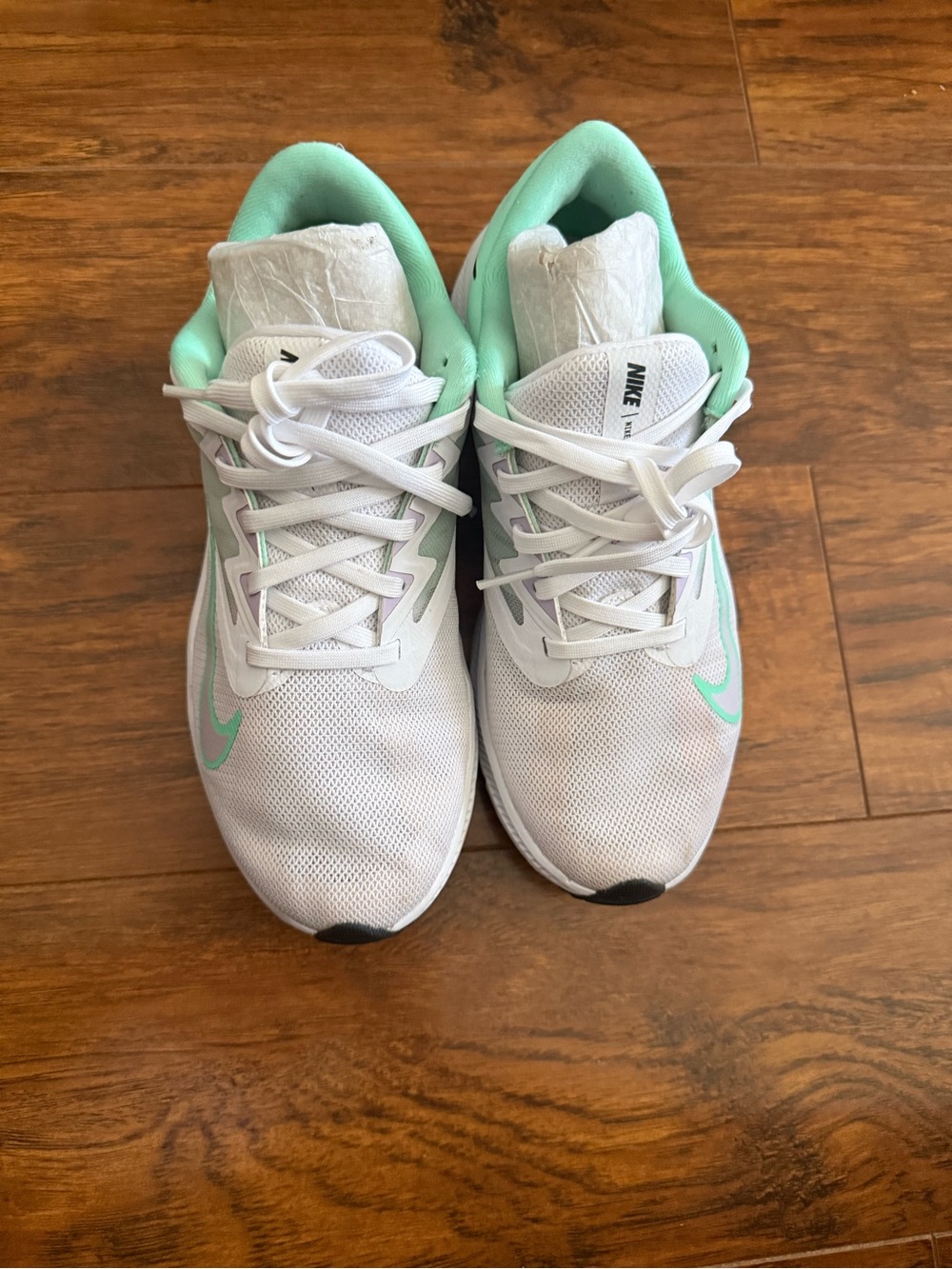 Nike Women’s White and Mint Athletic Running Sneakers